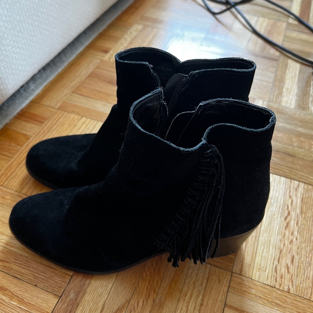 Reaction Kenneth Cole Black Suede Booties